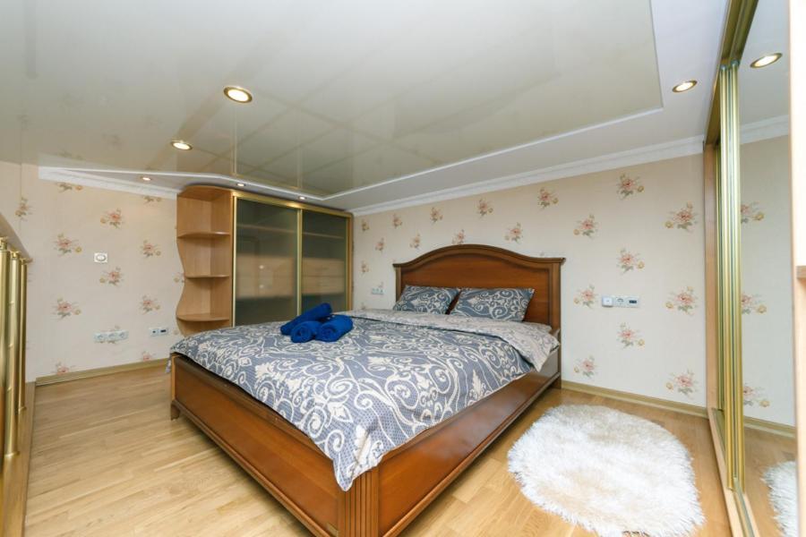 Stylish Two-Level Flat 2 Min From Khreschatyk Киев Екстериор снимка